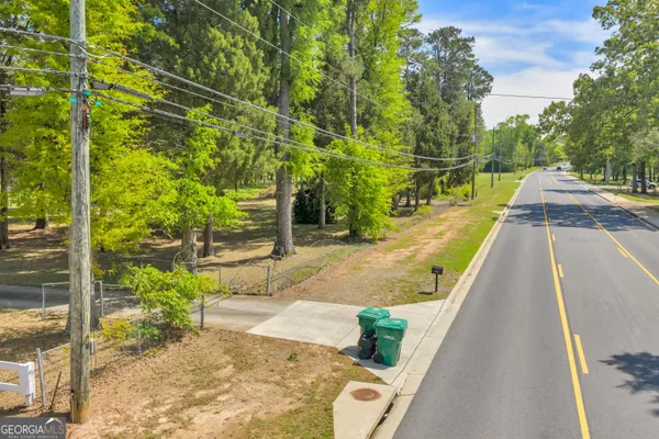 $299,999 | 242 Lake Joy Road, Perry, GA 31069