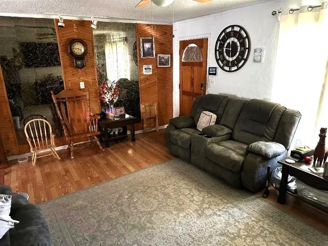 $157,900 | 507 South Colorado Street, Whitney, TX 76692