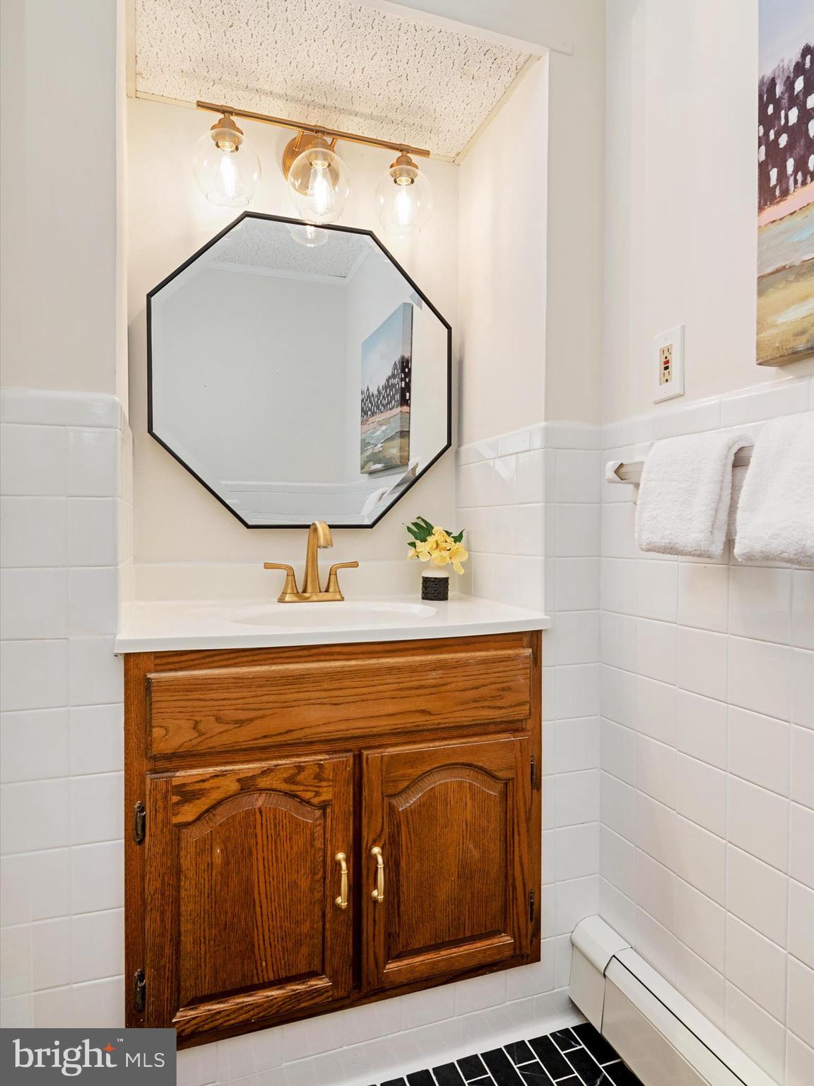 5345 Green Bridge Road Dayton, MD 21036 - Photo 42 of 68 Half Bathroom