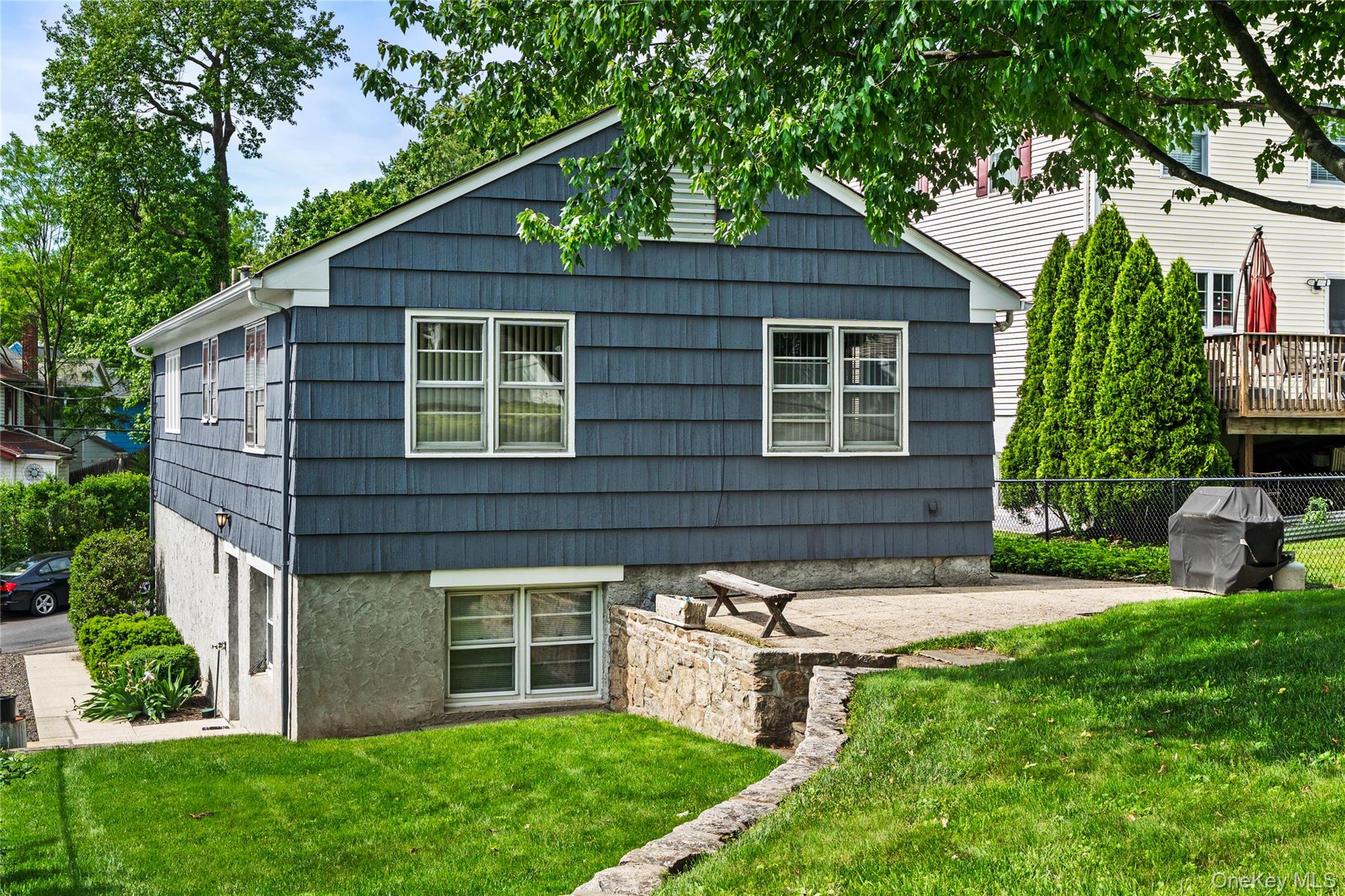 11 Dearborn Street New Rochelle, NY 10801 - Photo 3 of 30