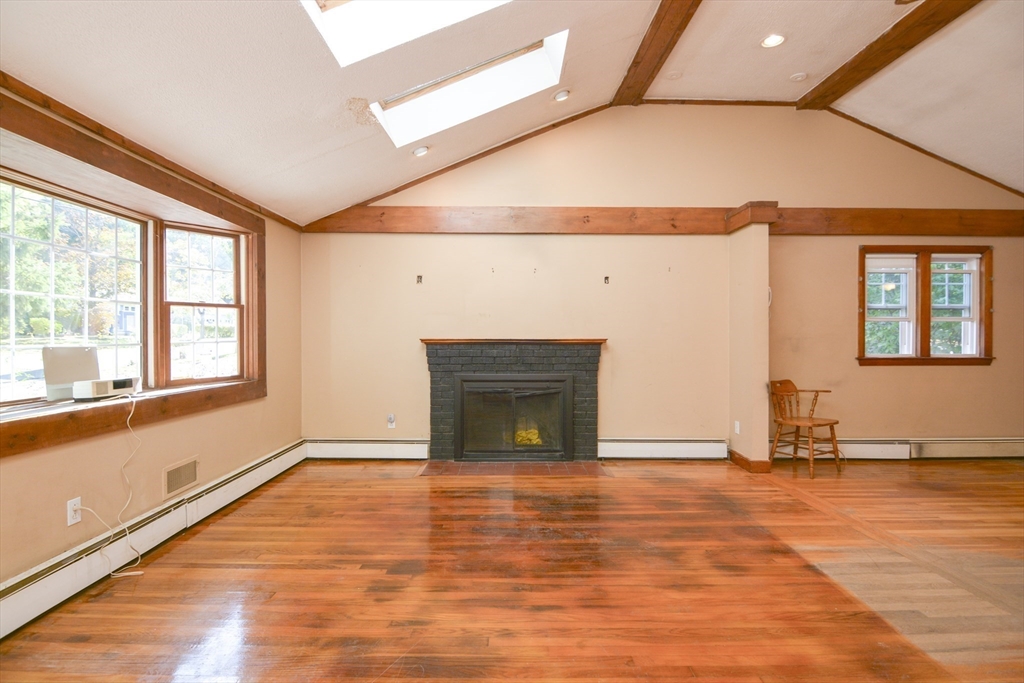 8 Clearwater Road Peabody, MA 01960 - Photo 4 of 33 Gallery Image 4