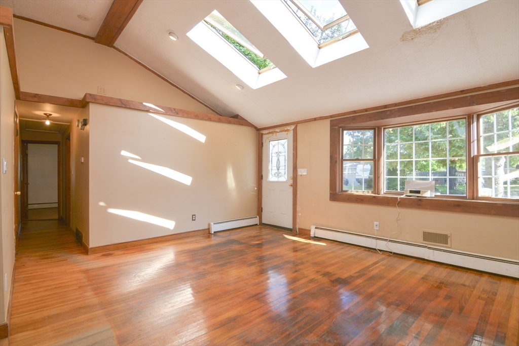 8 Clearwater Road Peabody, MA 01960 - Photo 5 of 33 Gallery Image 5
