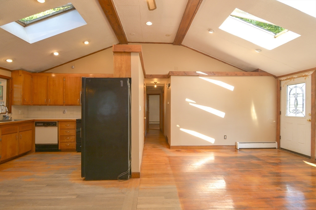 8 Clearwater Road Peabody, MA 01960 - Photo 8 of 33 Gallery Image 8