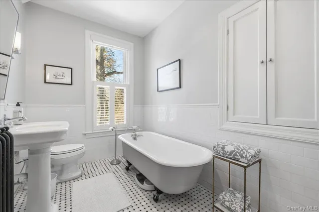 $1,995,000 | 102 Sea Cliff Avenue, Sea Cliff, NY 11579