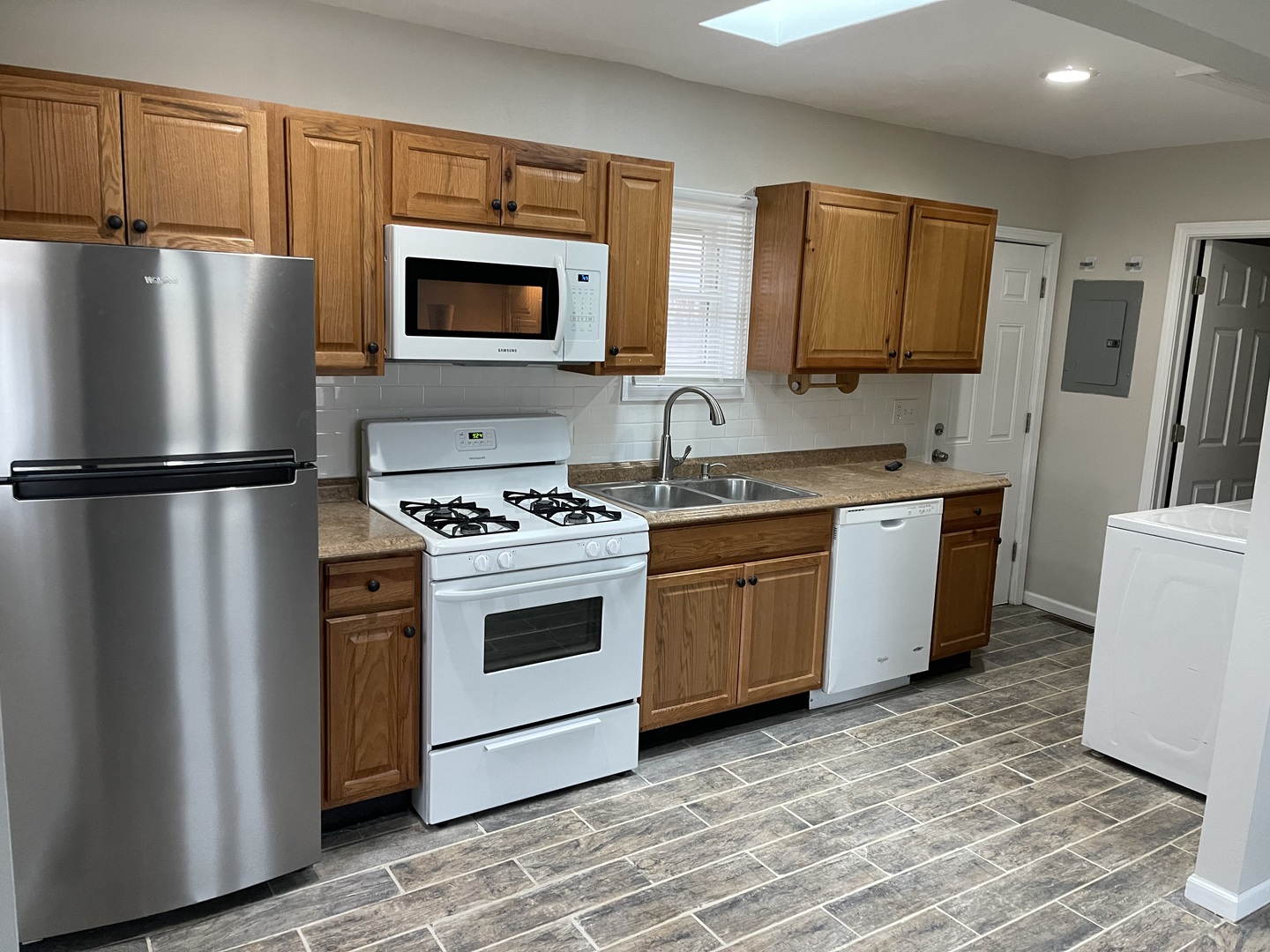 519 Waukegan Road Lake Bluff, IL 60044 - Photo 11 of 21