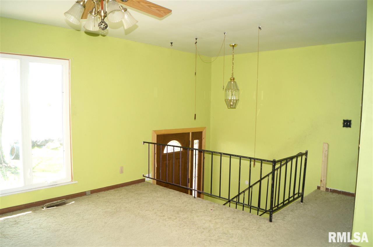23106 East Park Road Farmington, IL 61531 - Photo 4 of 10