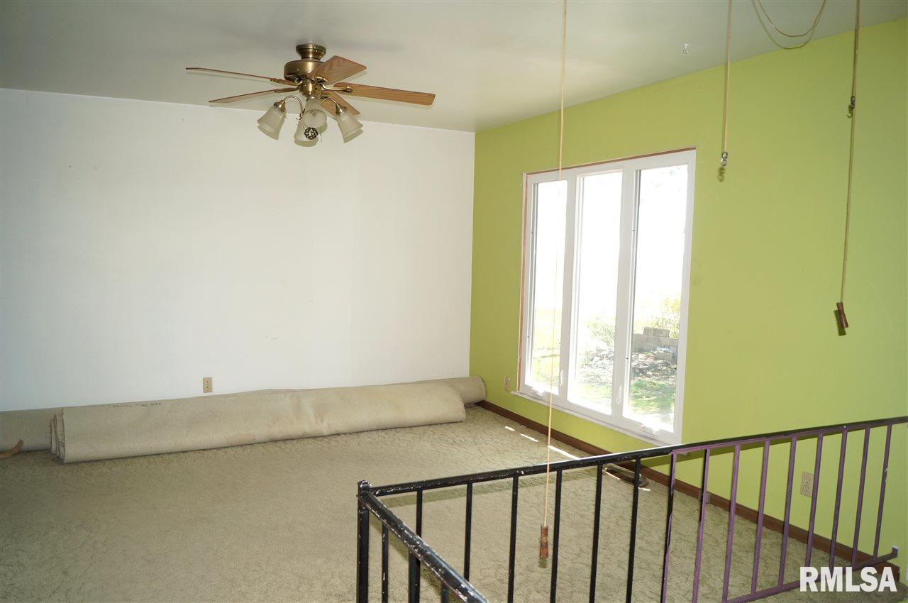 23106 East Park Road Farmington, IL 61531 - Photo 5 of 10