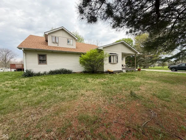 $259,900 | 686 East Wood Avenue, Clinton, IN 47842