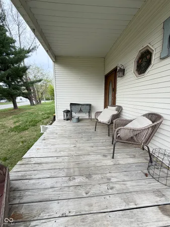$259,900 | 686 East Wood Avenue, Clinton, IN 47842