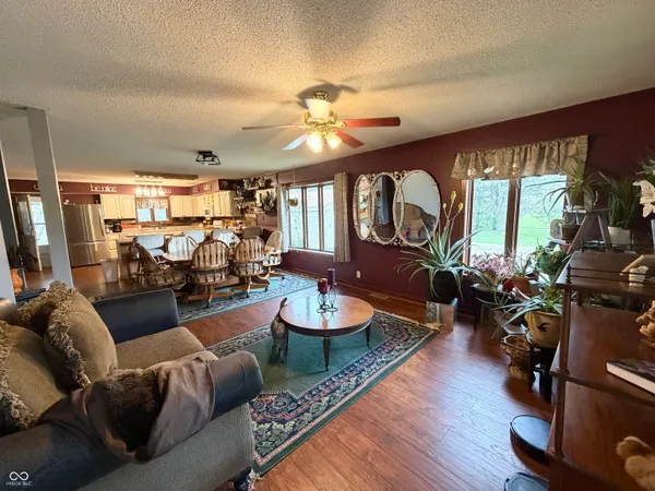 $259,900 | 686 East Wood Avenue, Clinton, IN 47842
