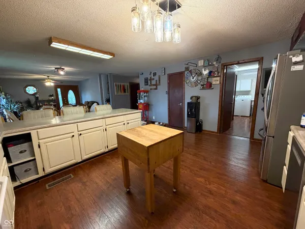 $259,900 | 686 East Wood Avenue, Clinton, IN 47842