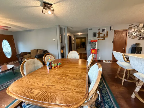 $259,900 | 686 East Wood Avenue, Clinton, IN 47842