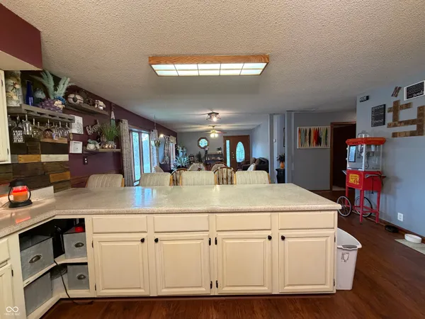 $259,900 | 686 East Wood Avenue, Clinton, IN 47842