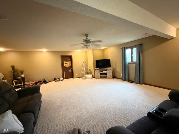 $259,900 | 686 East Wood Avenue, Clinton, IN 47842
