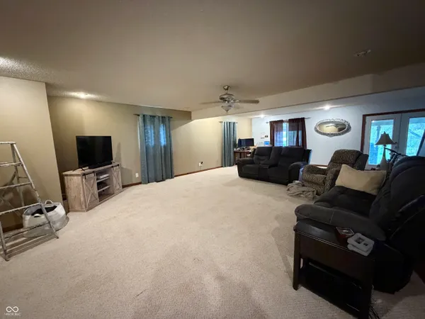 $259,900 | 686 East Wood Avenue, Clinton, IN 47842