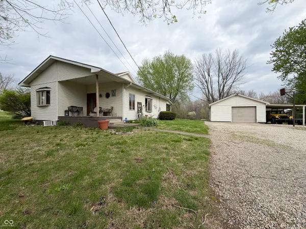 $259,900 | 686 East Wood Avenue, Clinton, IN 47842