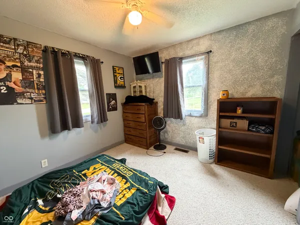 $259,900 | 686 East Wood Avenue, Clinton, IN 47842