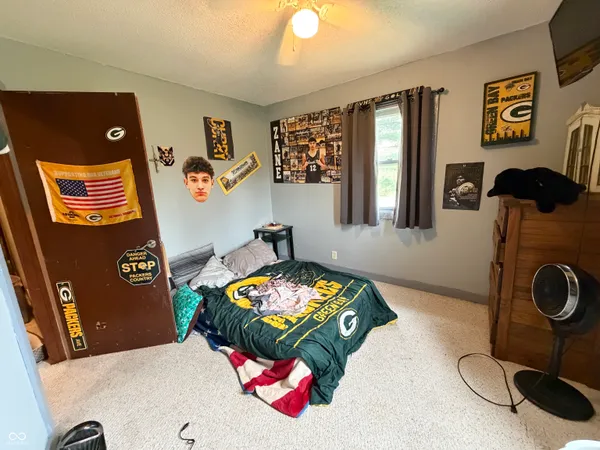 $259,900 | 686 East Wood Avenue, Clinton, IN 47842