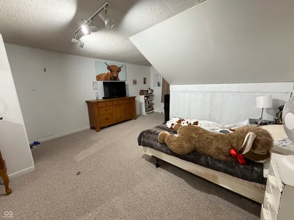 $259,900 | 686 East Wood Avenue, Clinton, IN 47842