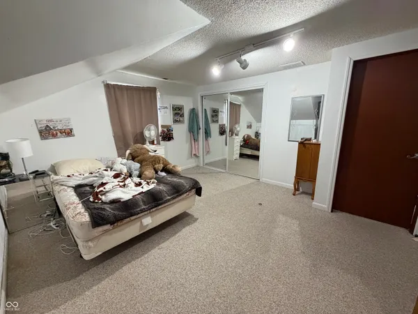 $259,900 | 686 East Wood Avenue, Clinton, IN 47842