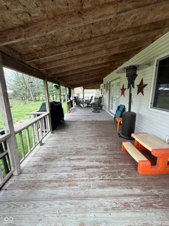 $259,900 | 686 East Wood Avenue, Clinton, IN 47842