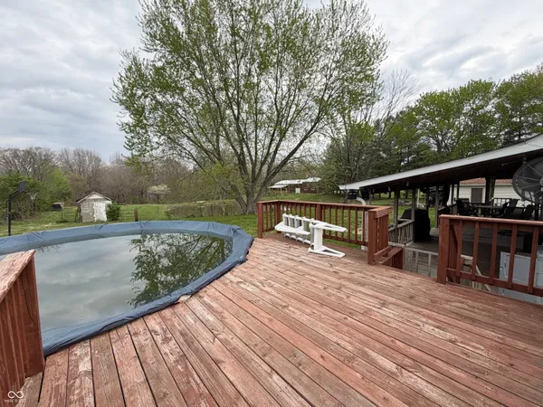 $259,900 | 686 East Wood Avenue, Clinton, IN 47842