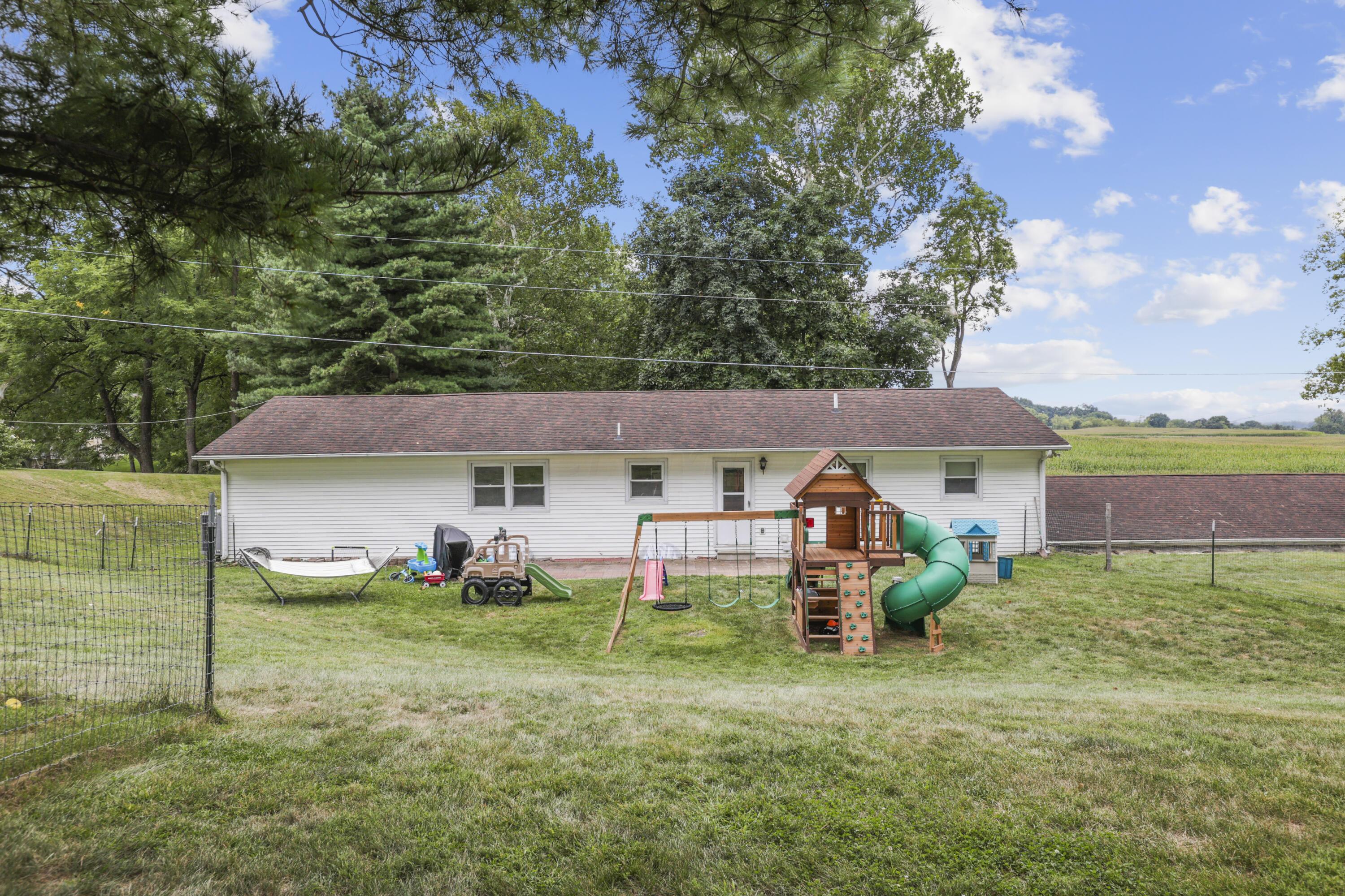 2146 Ginder Road Northwest Lancaster, OH 43130 - Photo 4 of 35 E47AF8DB-2846-45B6-A3D0-76462668DBF3