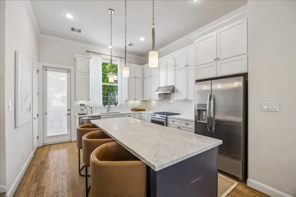 $3,900 | 1033 Ashland Street, Unit A, Houston, TX 77008