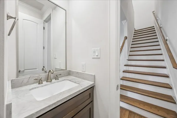 $3,900 | 1033 Ashland Street, Unit A, Houston, TX 77008