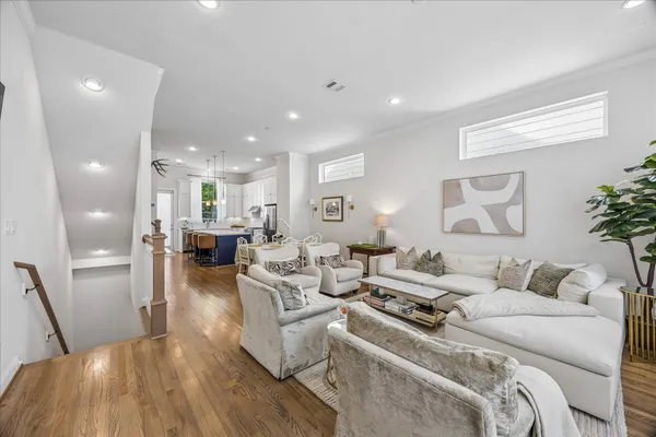 $3,900 | 1033 Ashland Street, Unit A, Houston, TX 77008