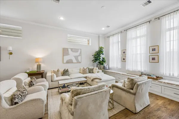 $3,900 | 1033 Ashland Street, Unit A, Houston, TX 77008