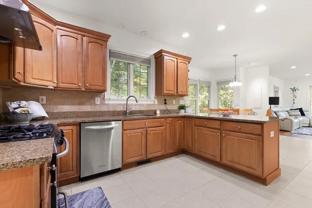 $1,199,000 | 1 Lawton Avenue, Westford, MA 01886