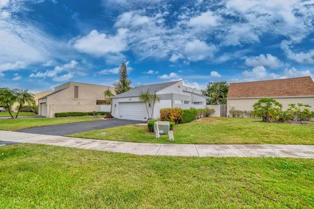 $569,900 | 905 Northwest 22nd Avenue, Delray Beach, FL 33445