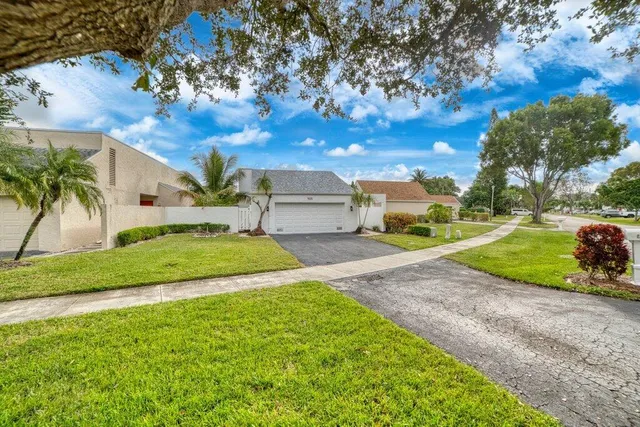 $569,900 | 905 Northwest 22nd Avenue, Delray Beach, FL 33445