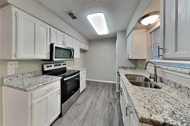 $2,000 | 8021 Berrybrook Drive, Watauga, TX 76148