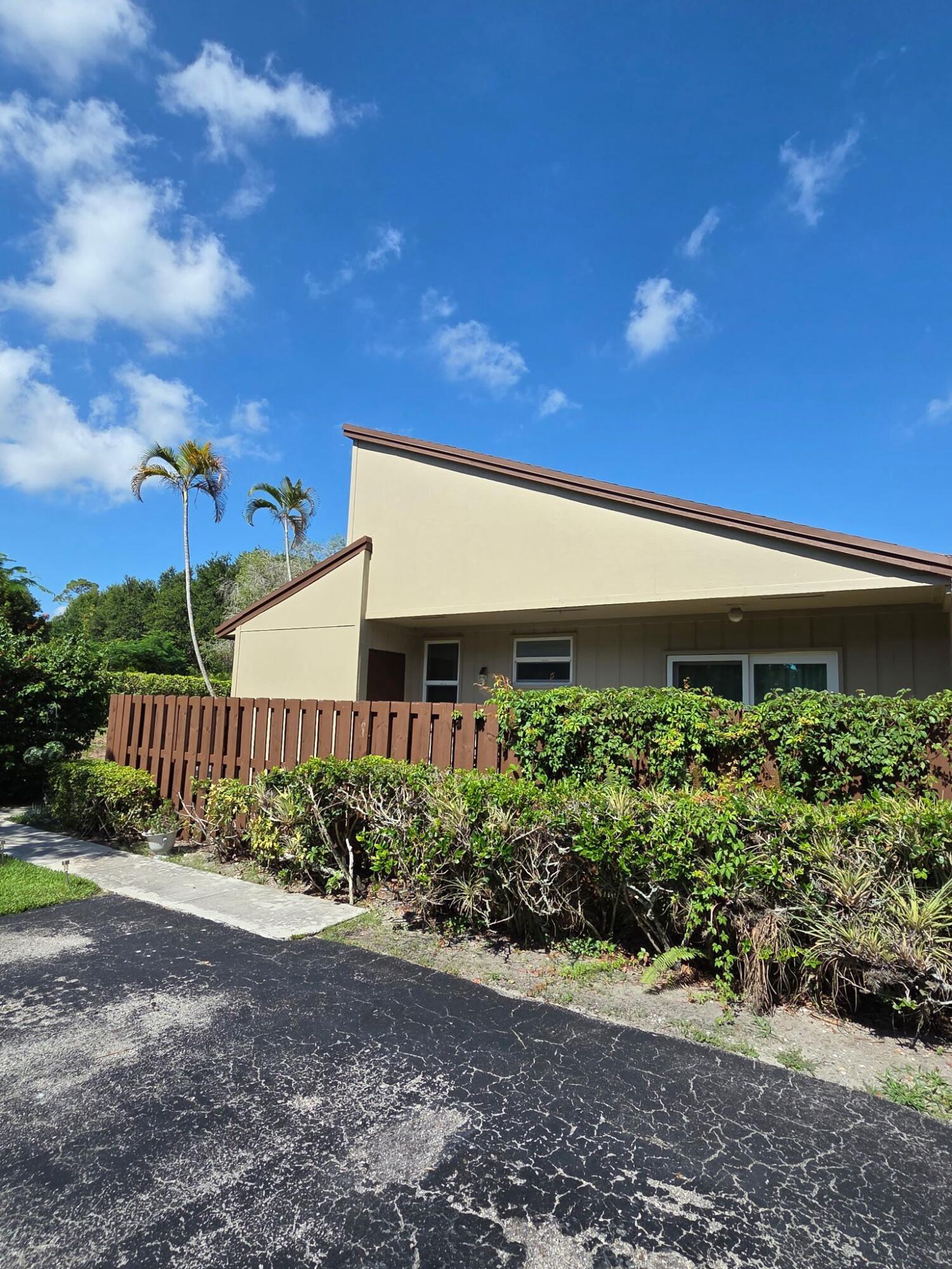 11600 Timbers Way, Unit 37A Boca Raton, FL 33428 - Photo 2 of 3 f038a0c4-2687-45a4-b92f-89f97ae54b7c