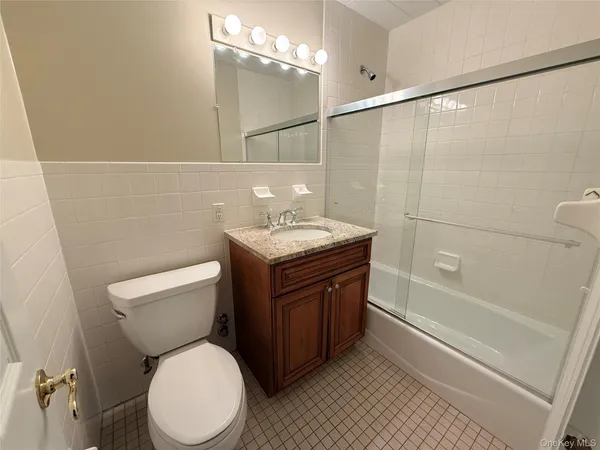 $2,850 | 505 White Plains Road, Unit 2G, Eastchester, NY 10709