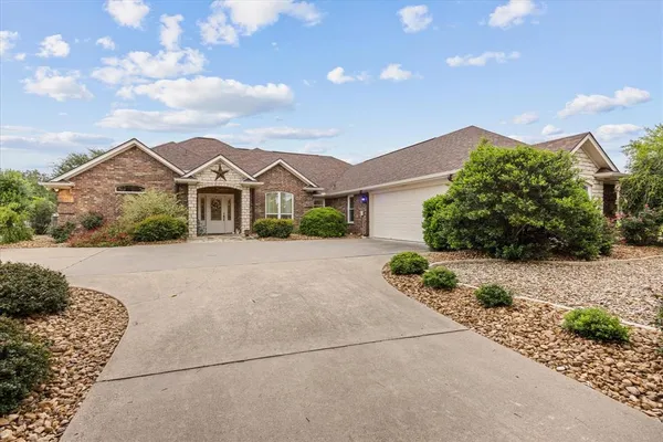 $585,000 | 2102 Wood Duck Lane, Granbury, TX 76049