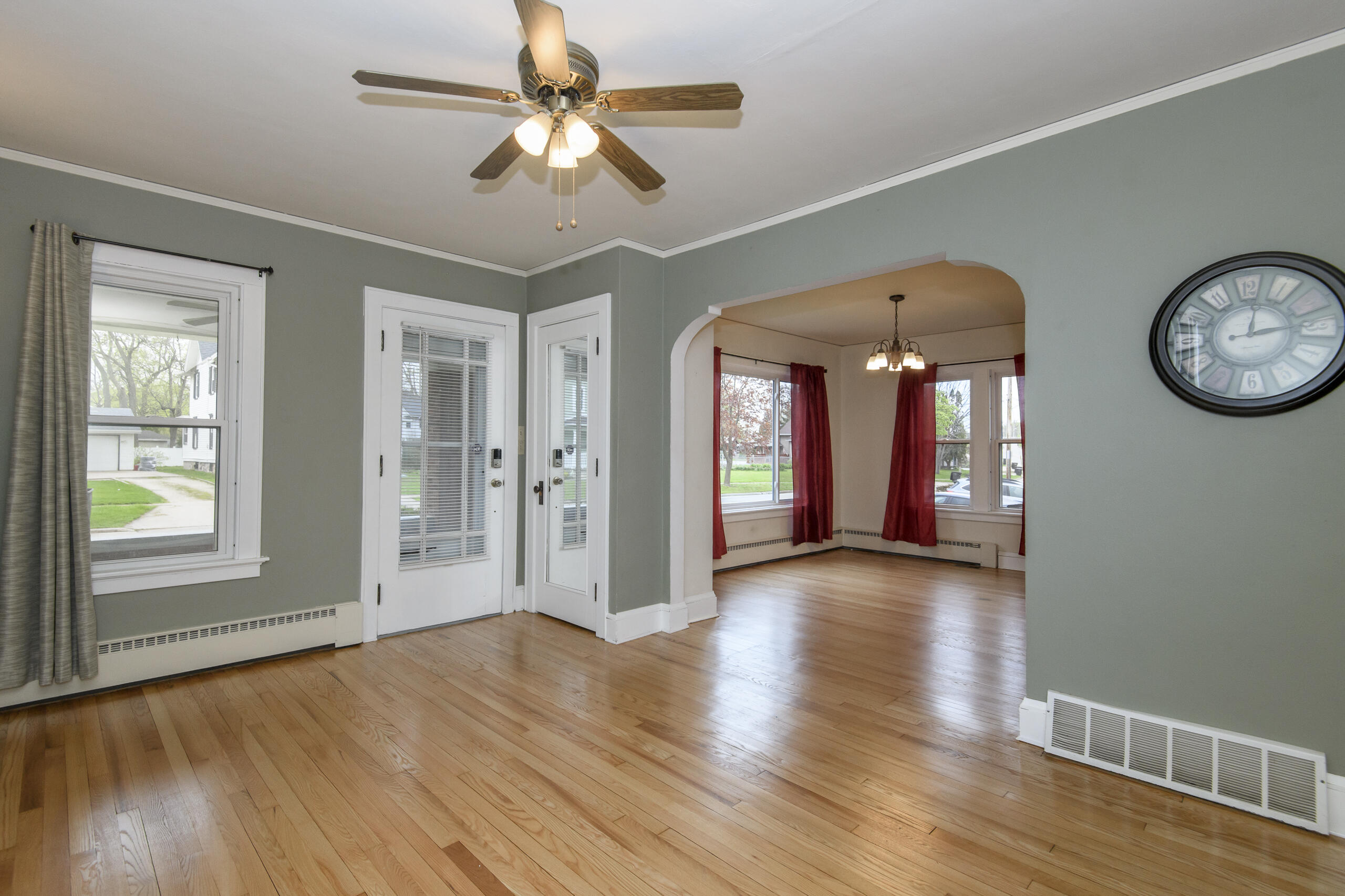 220 Fox Street Mukwonago, WI 53149 - Photo 2 of 44 Living Room