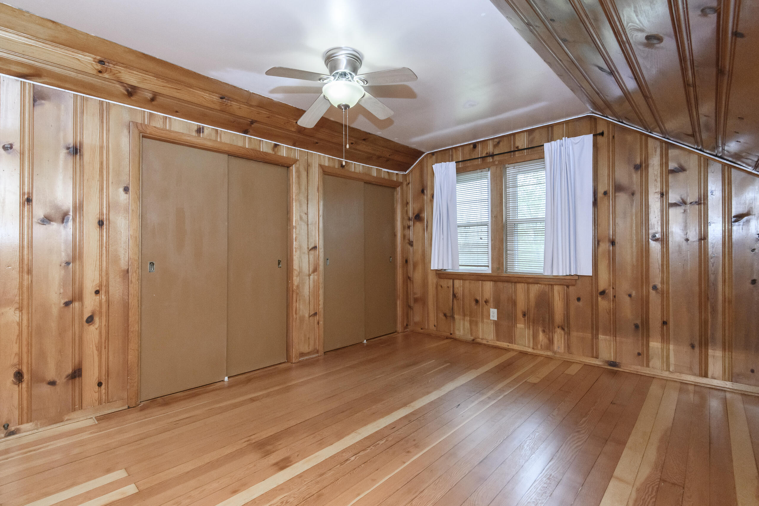 220 Fox Street Mukwonago, WI 53149 - Photo 23 of 44 Upper Bedroom