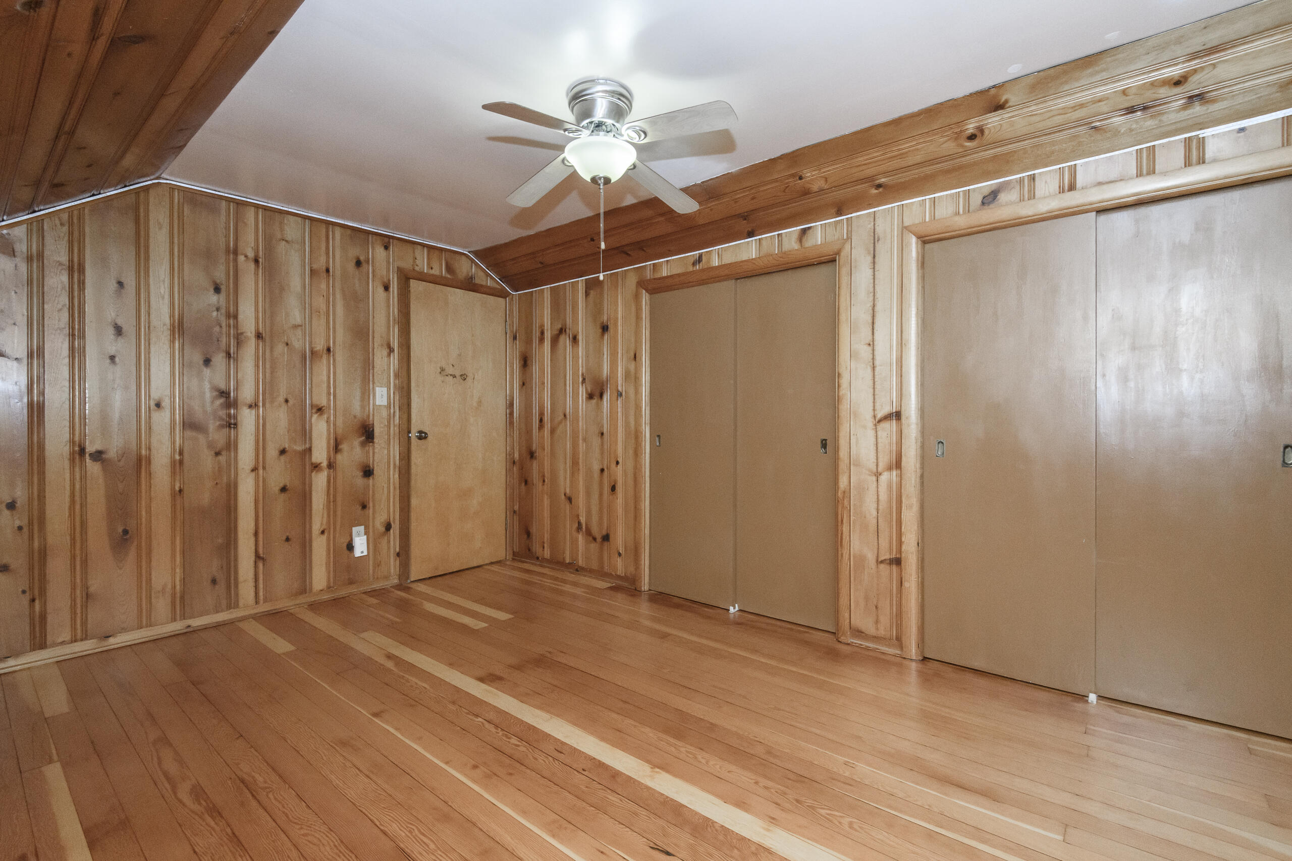 220 Fox Street Mukwonago, WI 53149 - Photo 24 of 44 Upper Bedroom