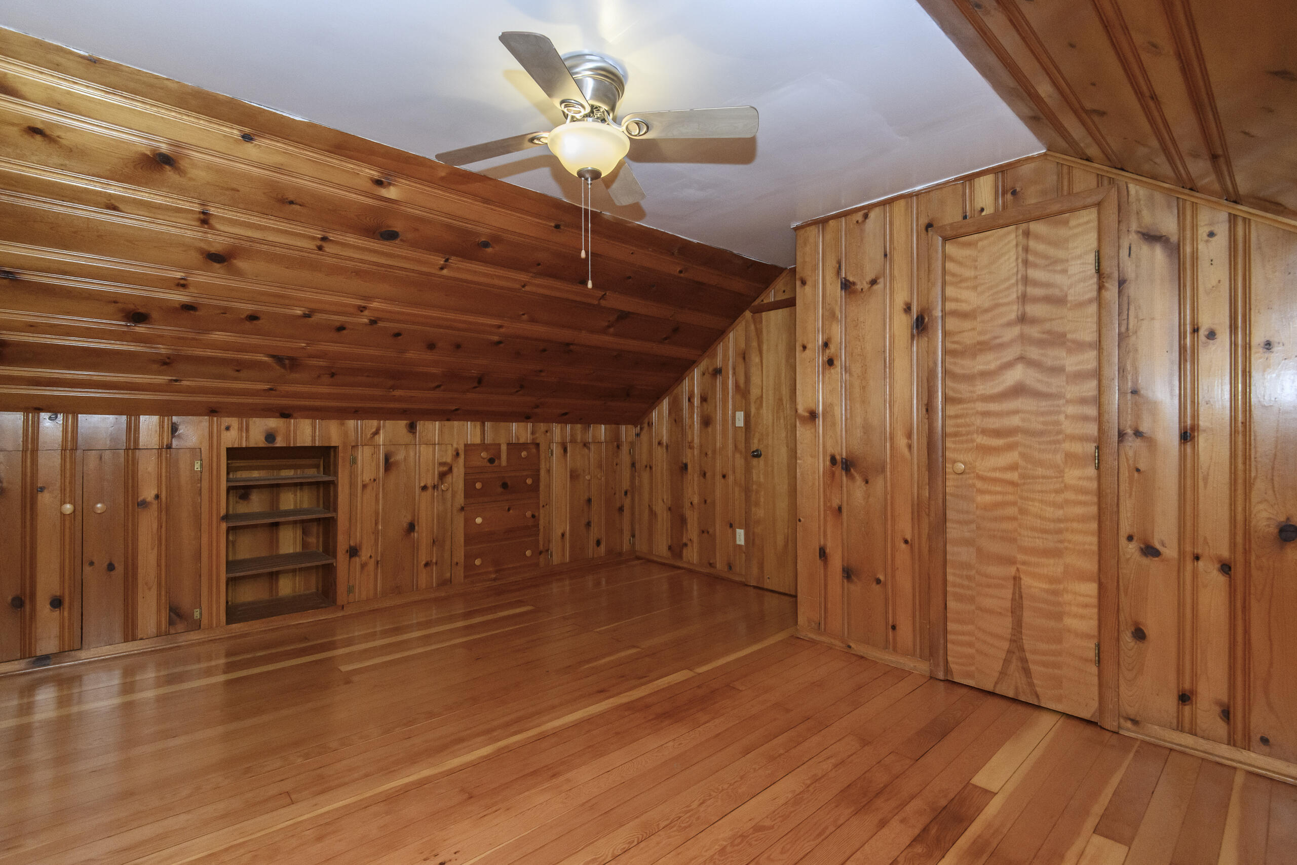 220 Fox Street Mukwonago, WI 53149 - Photo 26 of 44 Upper Bedroom