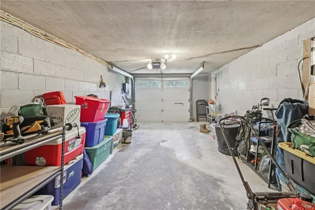 a view of a yard in front of house