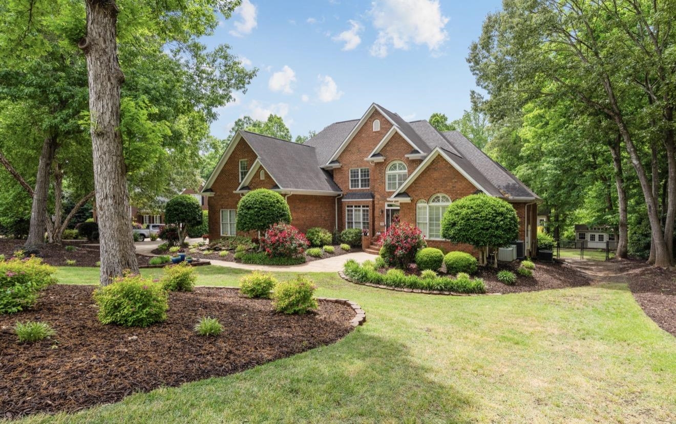 110 West Woodglen Road Spartanburg, SC 29301 - Photo 3 of 48