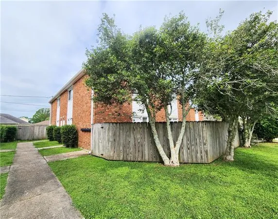 $1,300 | 221 Melvyn Drive, Unit C, Belle Chasse, LA 70037