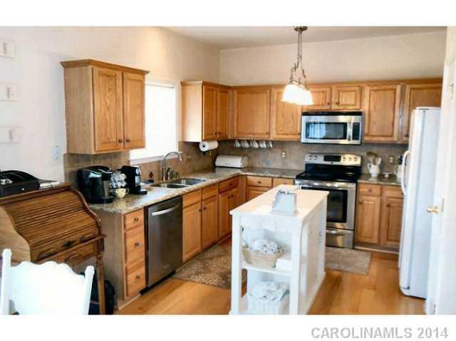 1915 Dundalk Road Charlotte, NC 28270 - Photo 6 of 16