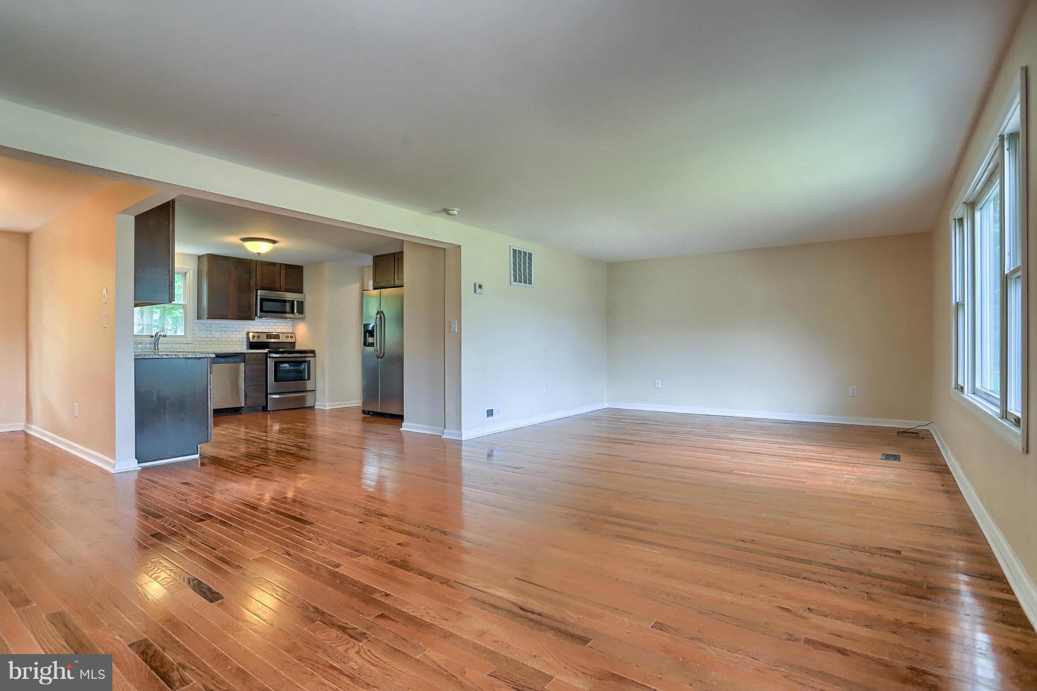 1703 Cape May Road Essex, MD 21221 - Photo 6 of 30 Living Room