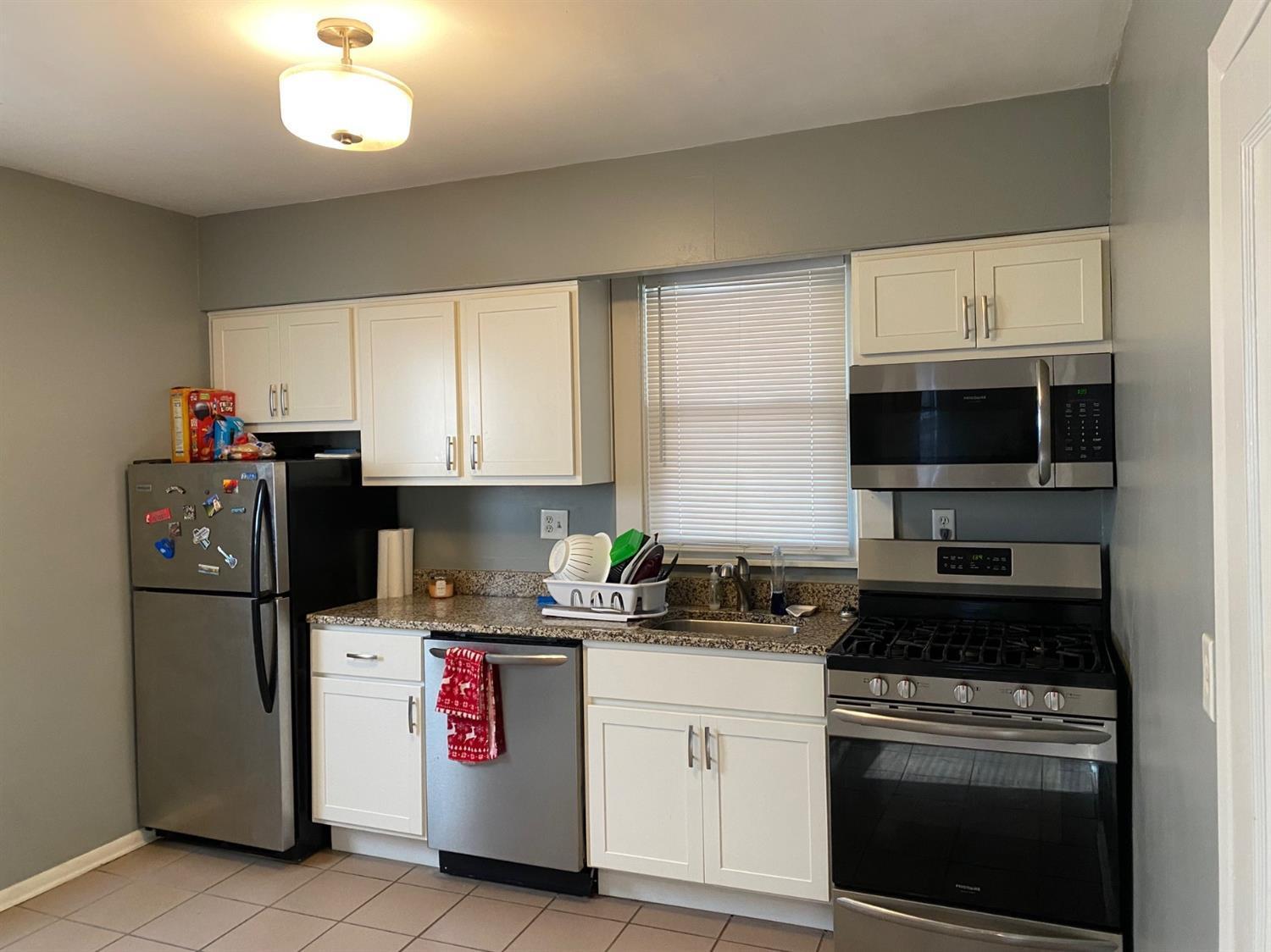4429 Plainville Road Cincinnati, OH 45227 - Photo 4 of 28