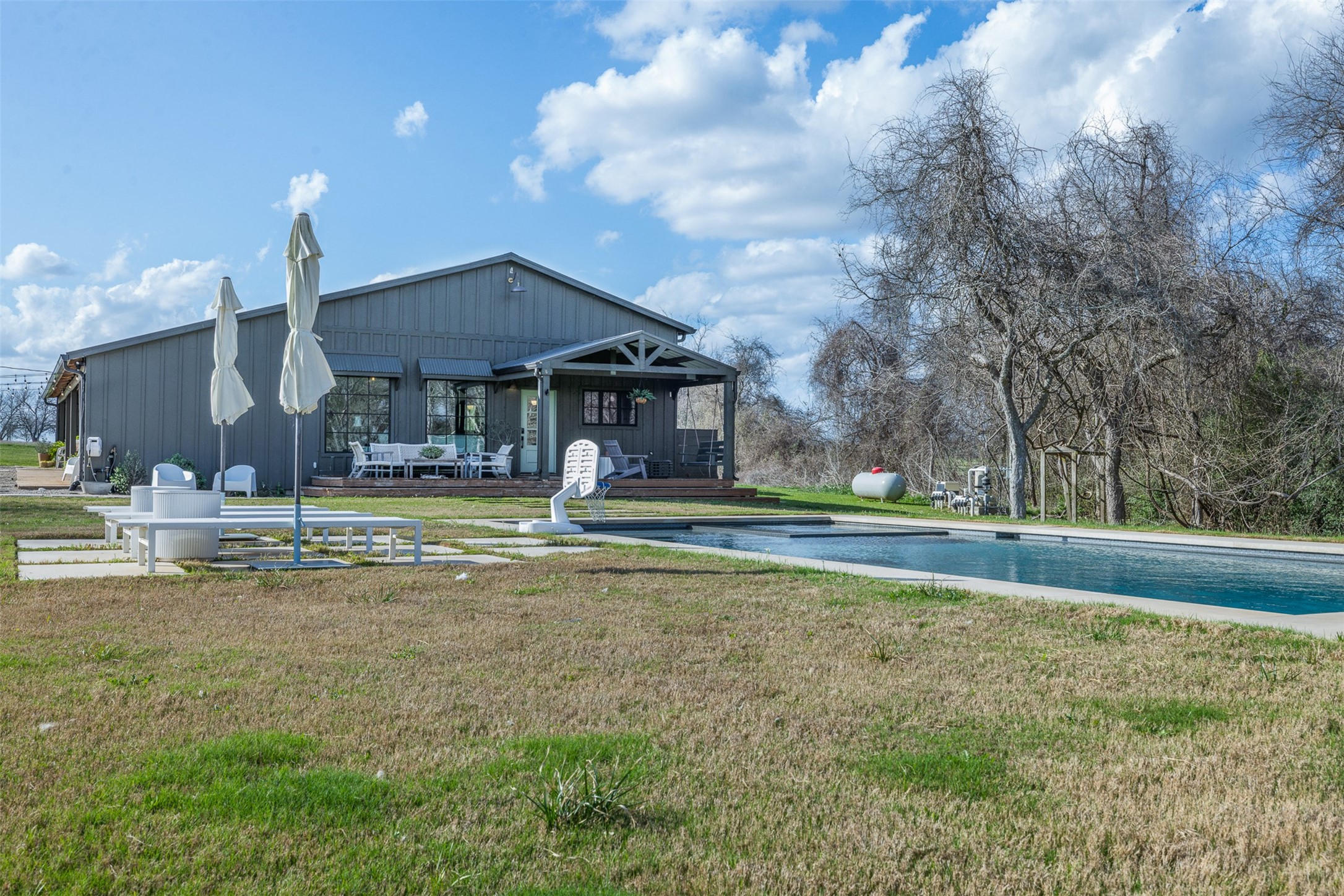 15294 Lake Road Bellville, TX 77418 - Photo 3 of 50