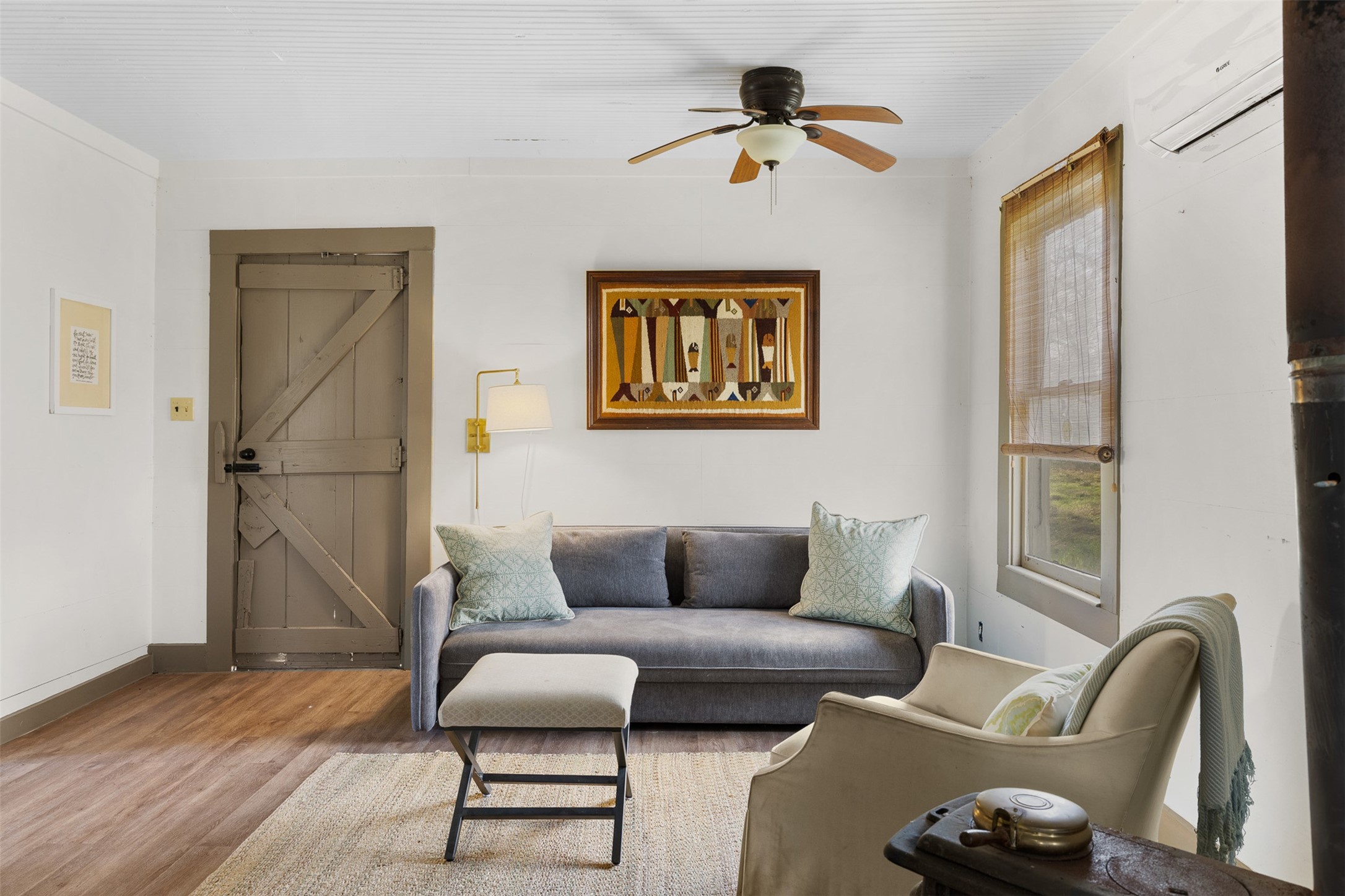 15294 Lake Road Bellville, TX 77418 - Photo 38 of 50 Guest house living area